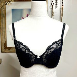 Vintage Jezebel sexy black underwire bra. Like new, never worn!